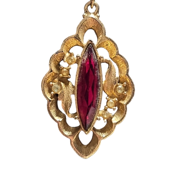 Vintage signed Sarah Coventry Necklace Charm on Basemetal Chain L12 - Picture 2 of 5